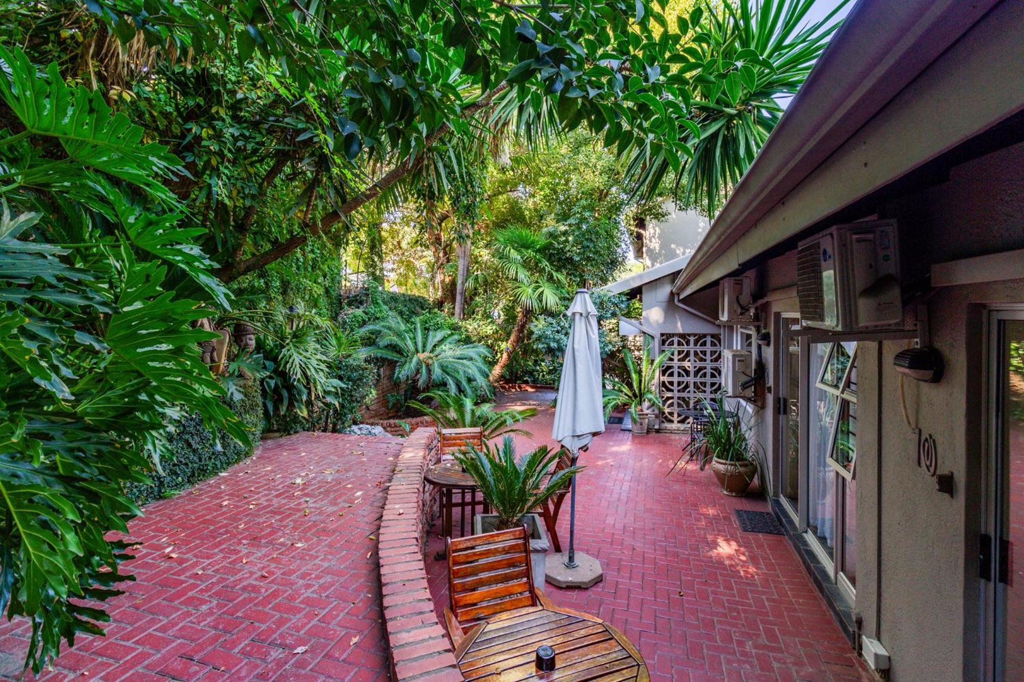 Pumleni Guesthouse ฮาร์ทบีสบูร์ท ภายนอก รูปภาพ