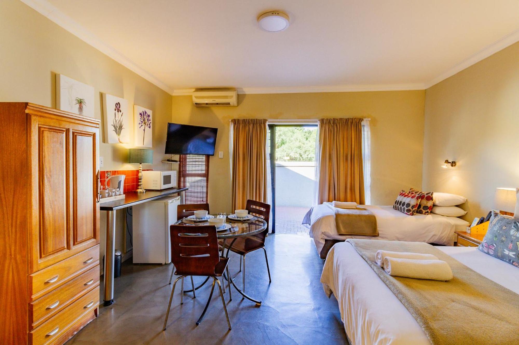Pumleni Guesthouse ฮาร์ทบีสบูร์ท ภายนอก รูปภาพ