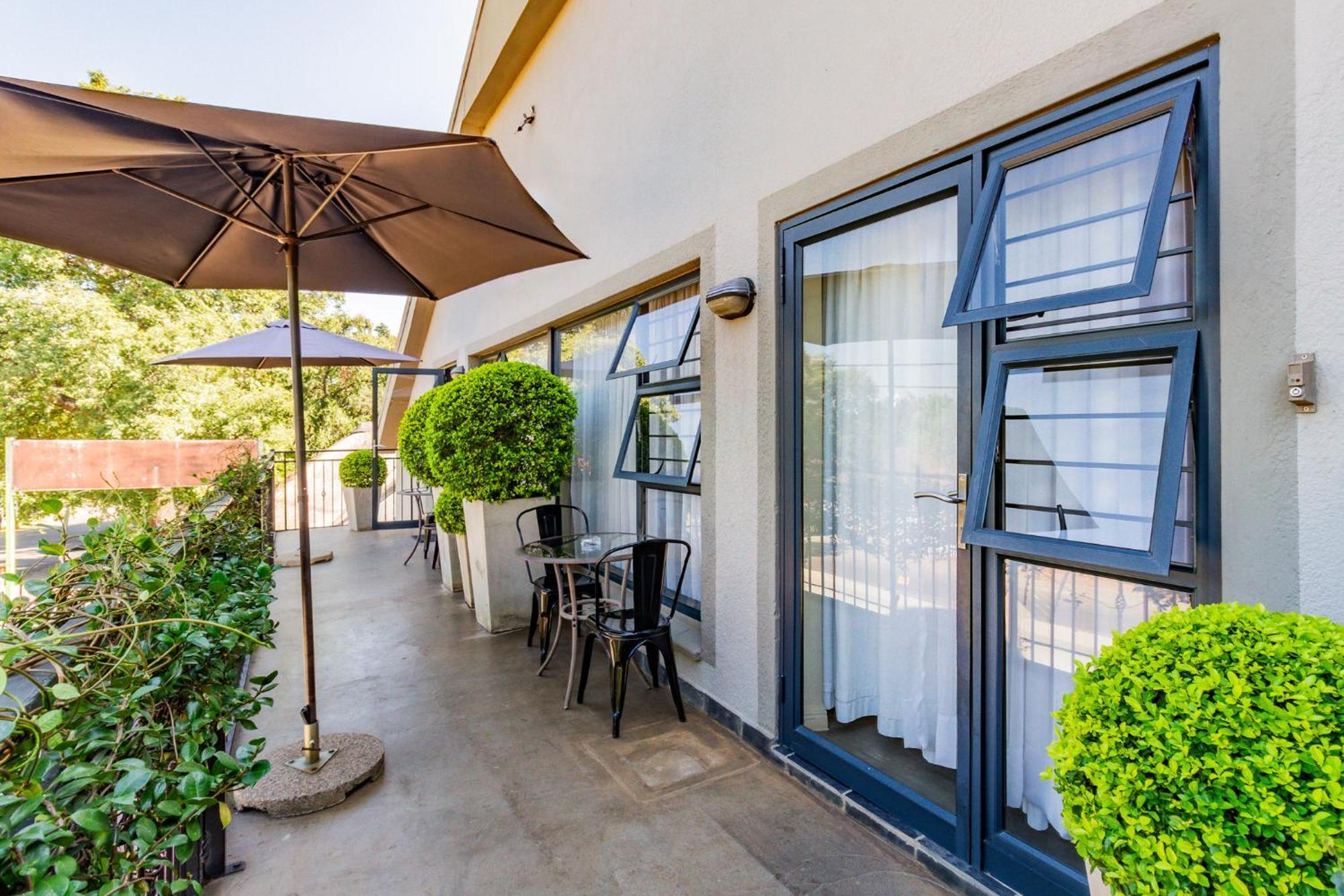 Pumleni Guesthouse ฮาร์ทบีสบูร์ท ภายนอก รูปภาพ