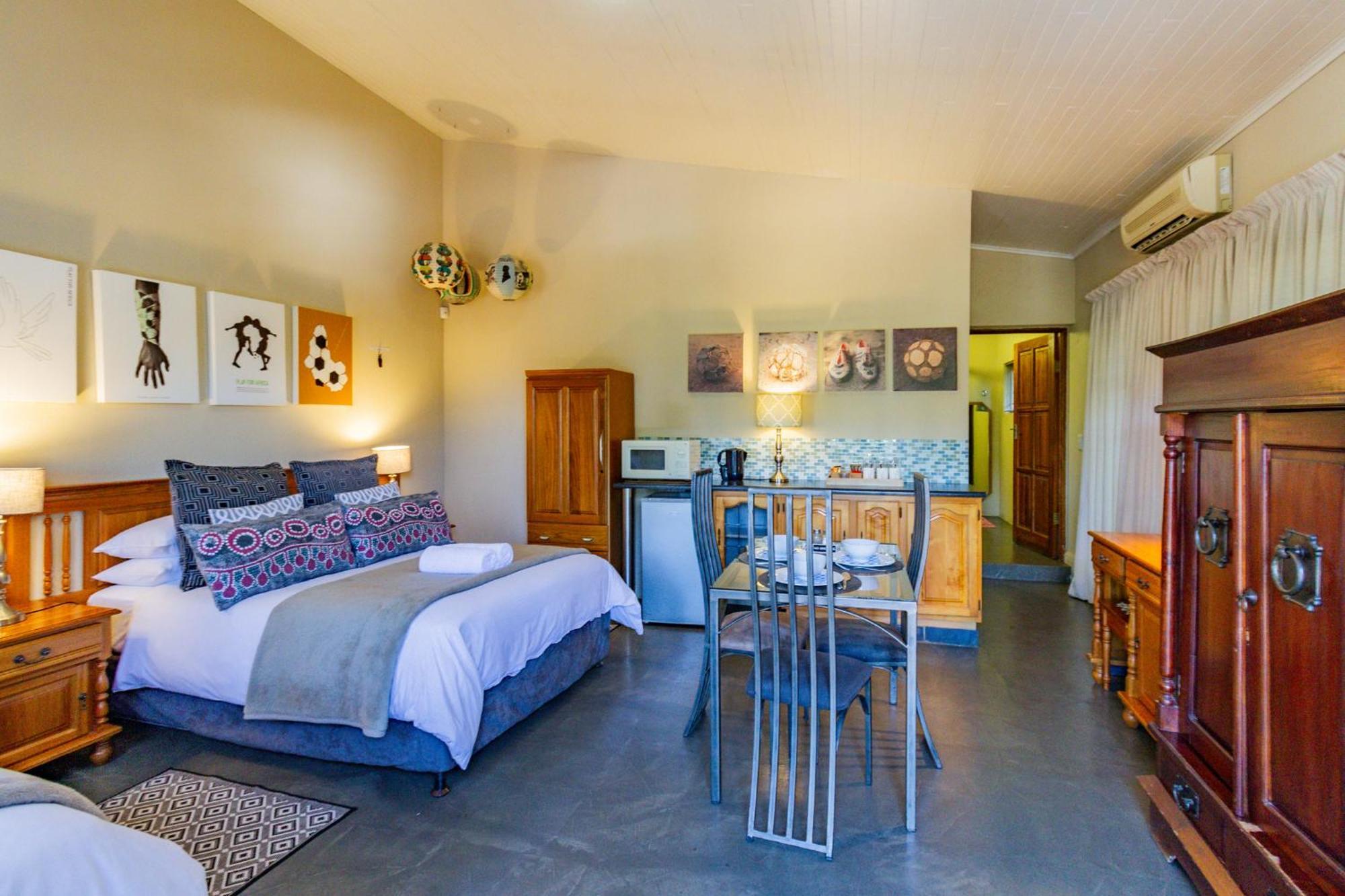 Pumleni Guesthouse ฮาร์ทบีสบูร์ท ภายนอก รูปภาพ