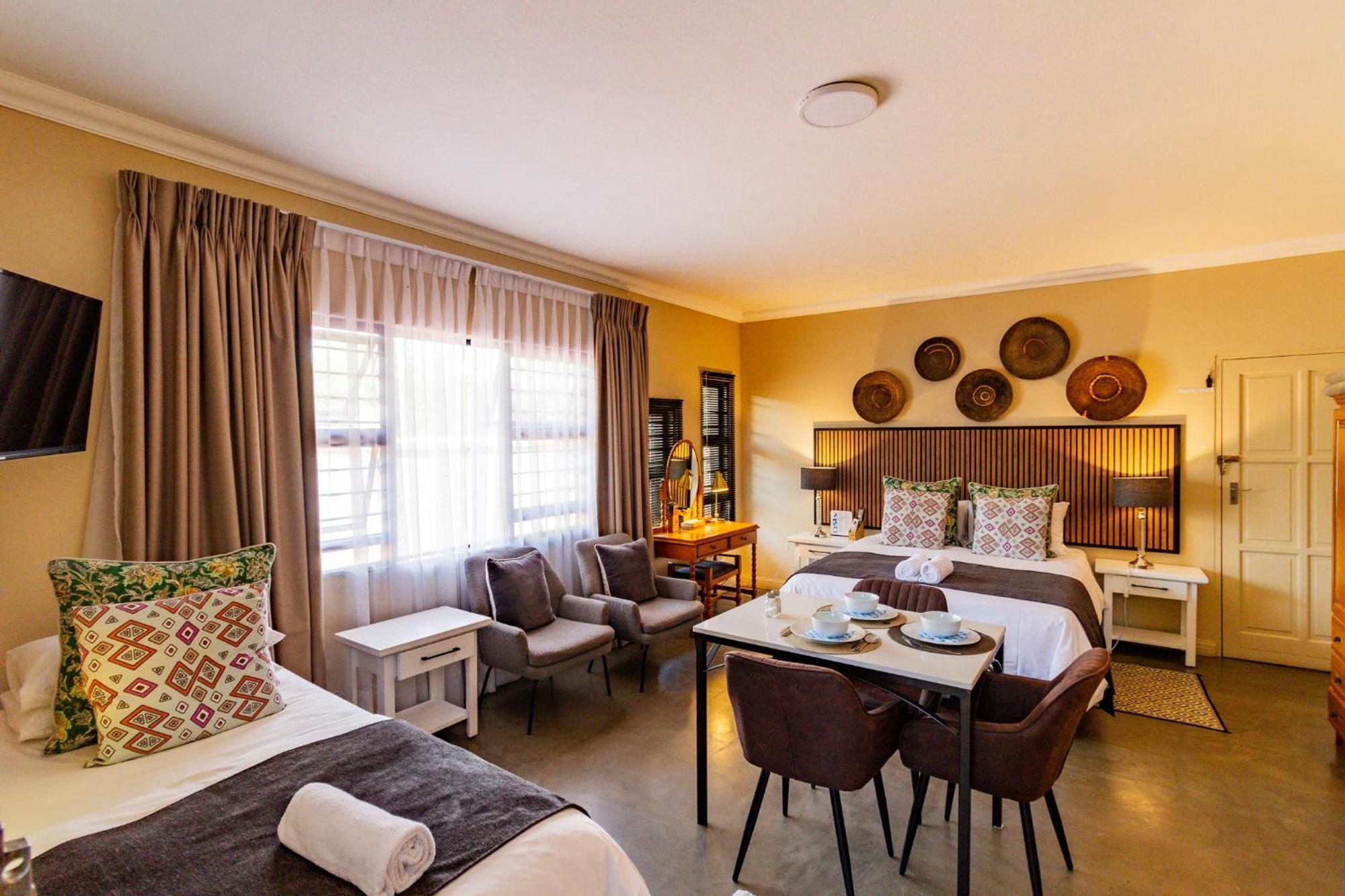 Pumleni Guesthouse ฮาร์ทบีสบูร์ท ภายนอก รูปภาพ