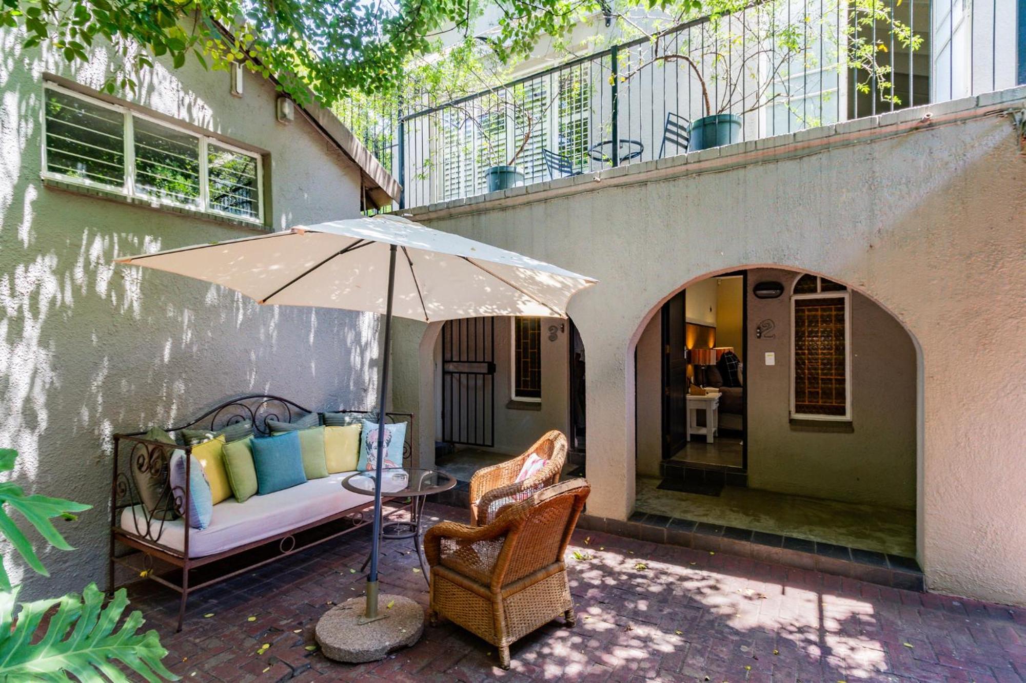 Pumleni Guesthouse ฮาร์ทบีสบูร์ท ภายนอก รูปภาพ