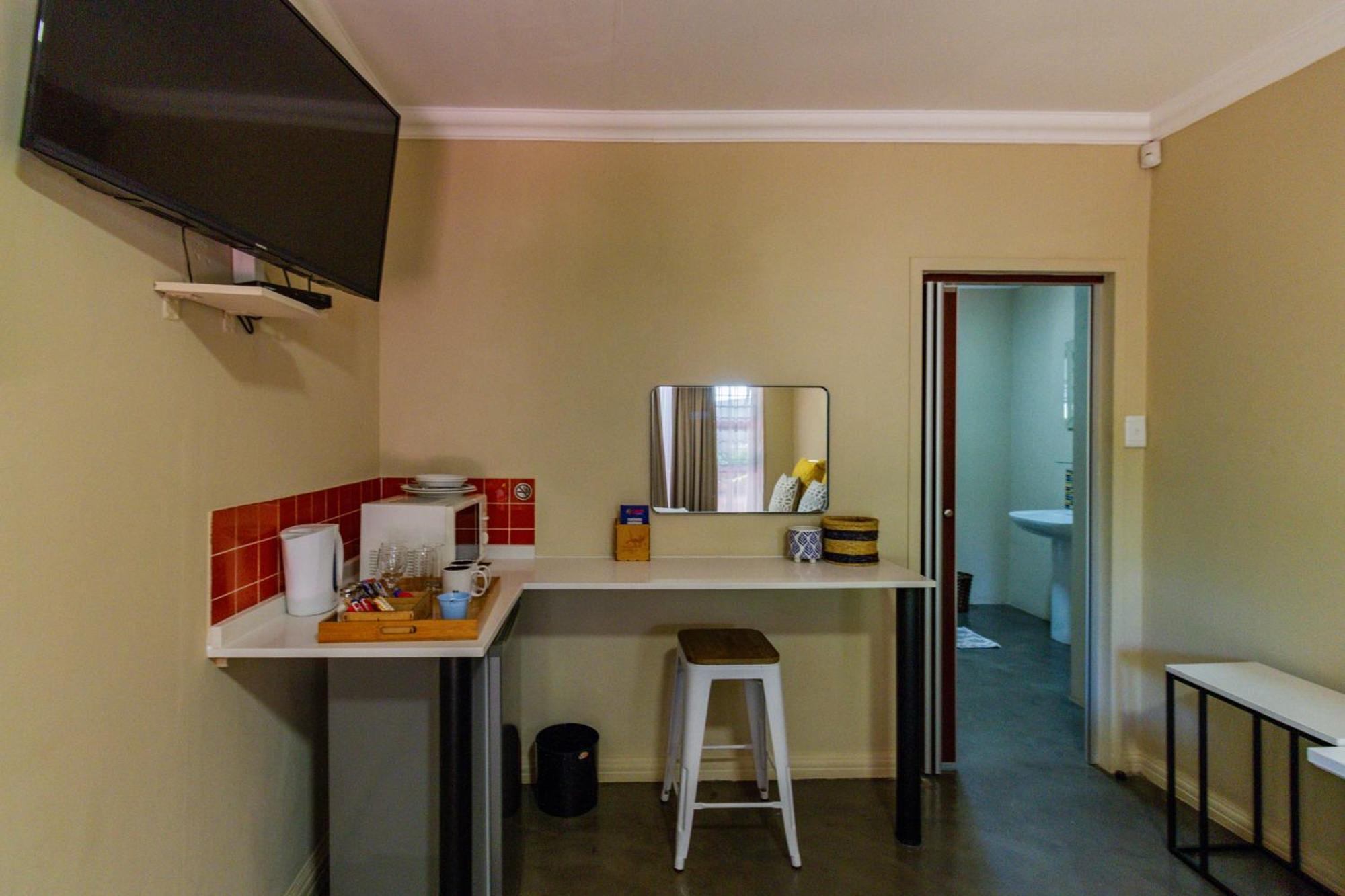 Pumleni Guesthouse ฮาร์ทบีสบูร์ท ภายนอก รูปภาพ