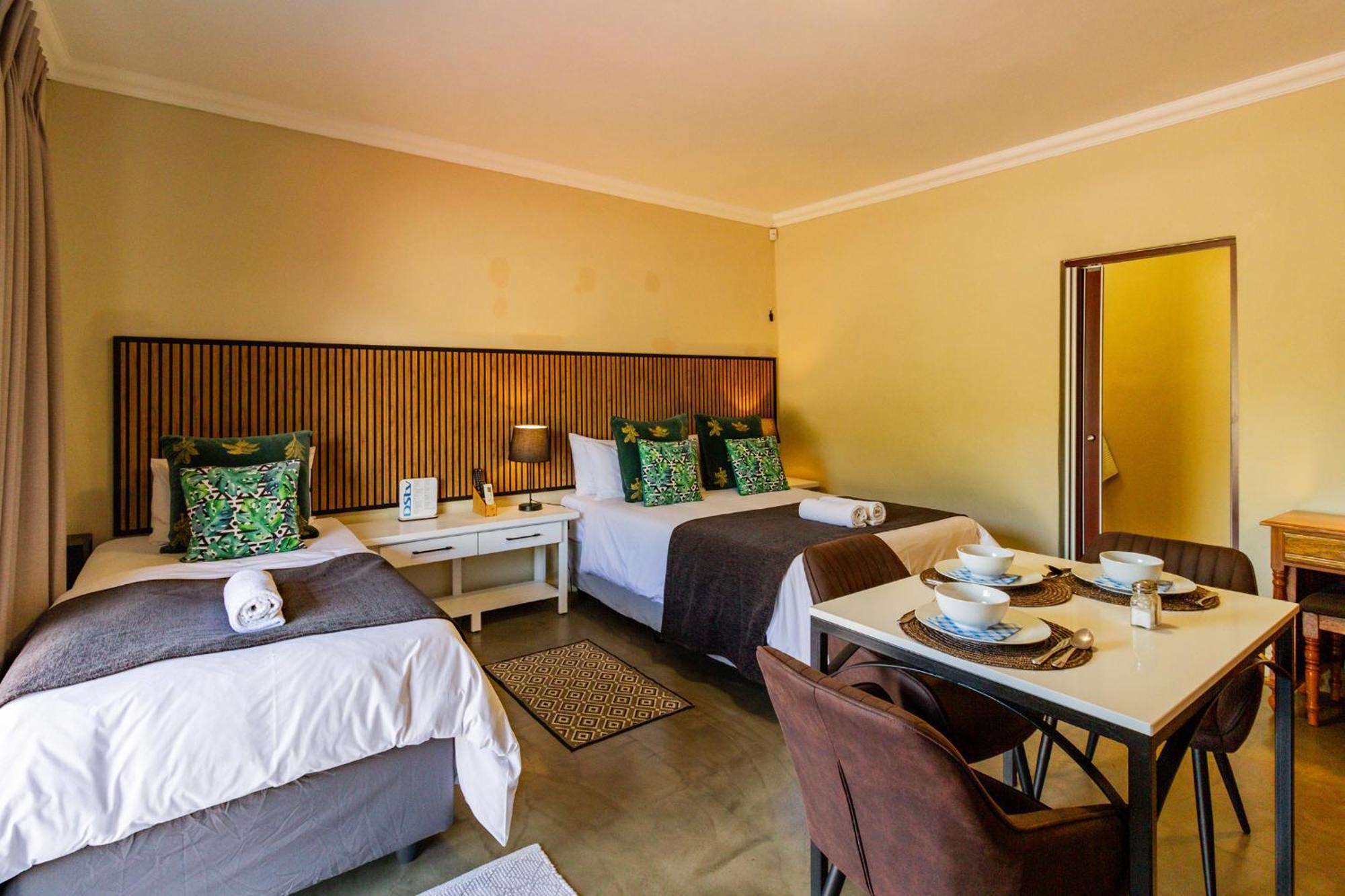 Pumleni Guesthouse ฮาร์ทบีสบูร์ท ภายนอก รูปภาพ