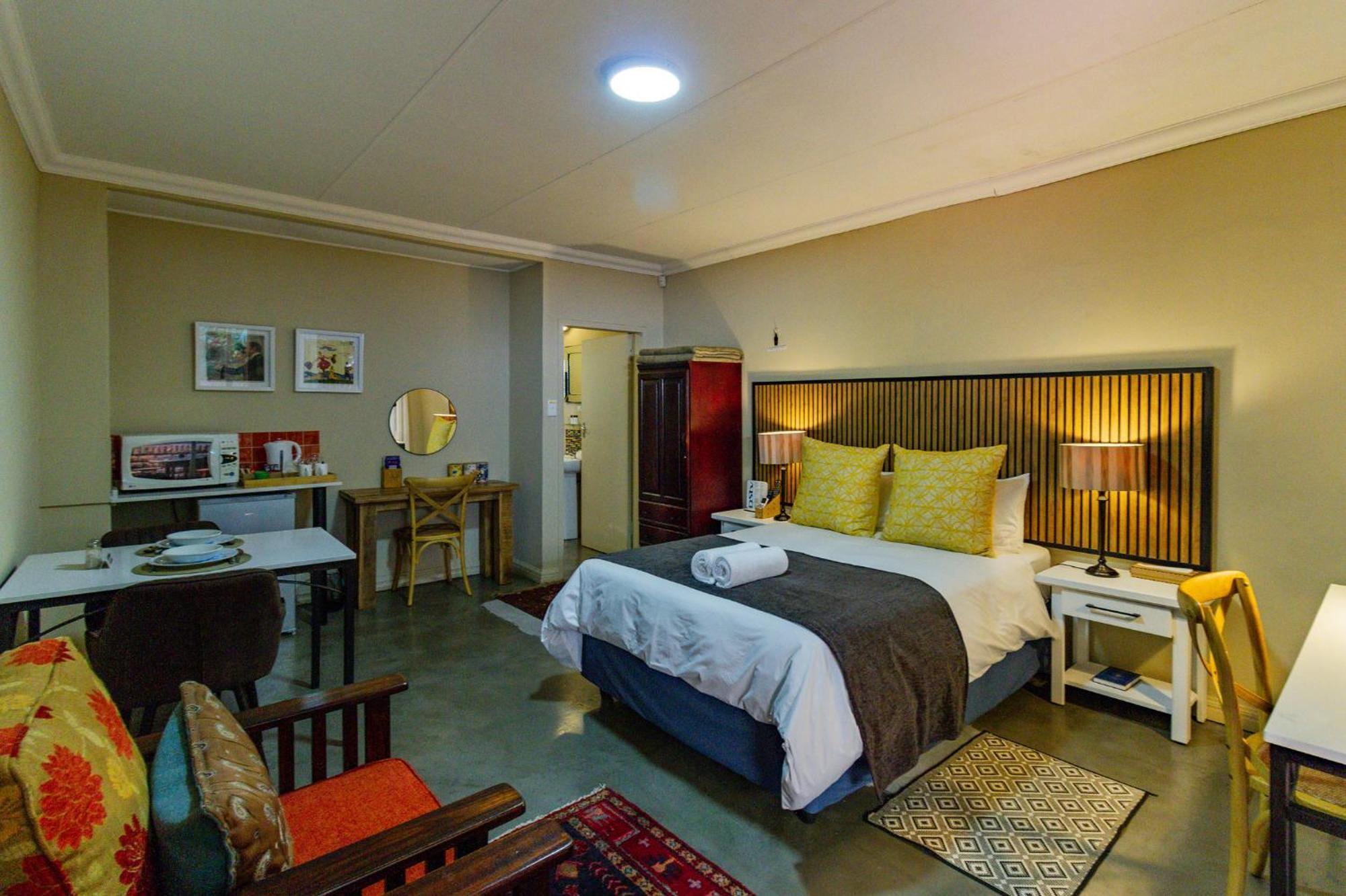 Pumleni Guesthouse ฮาร์ทบีสบูร์ท ภายนอก รูปภาพ