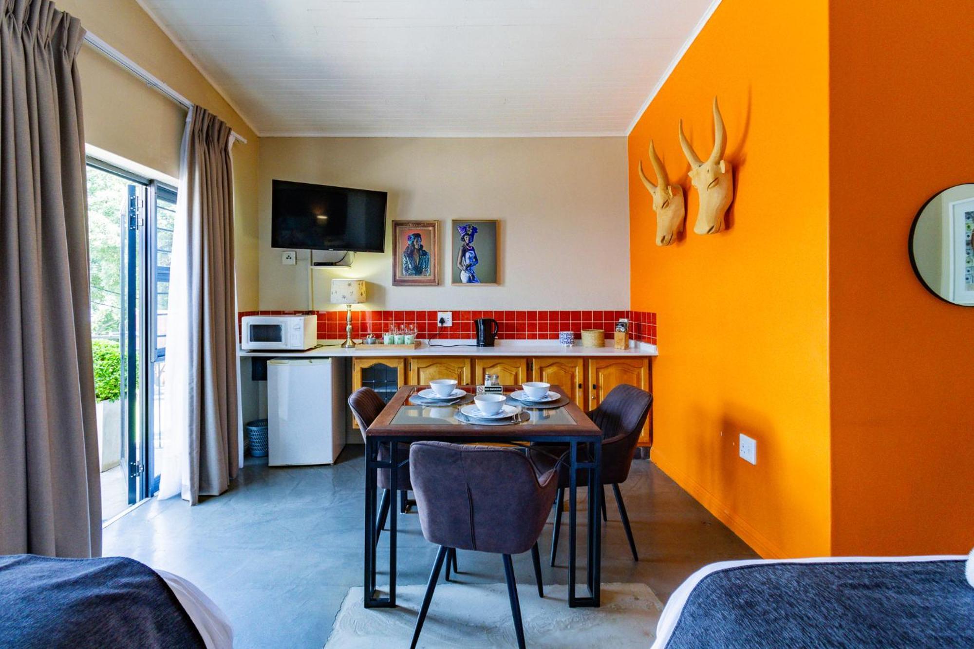 Pumleni Guesthouse ฮาร์ทบีสบูร์ท ภายนอก รูปภาพ