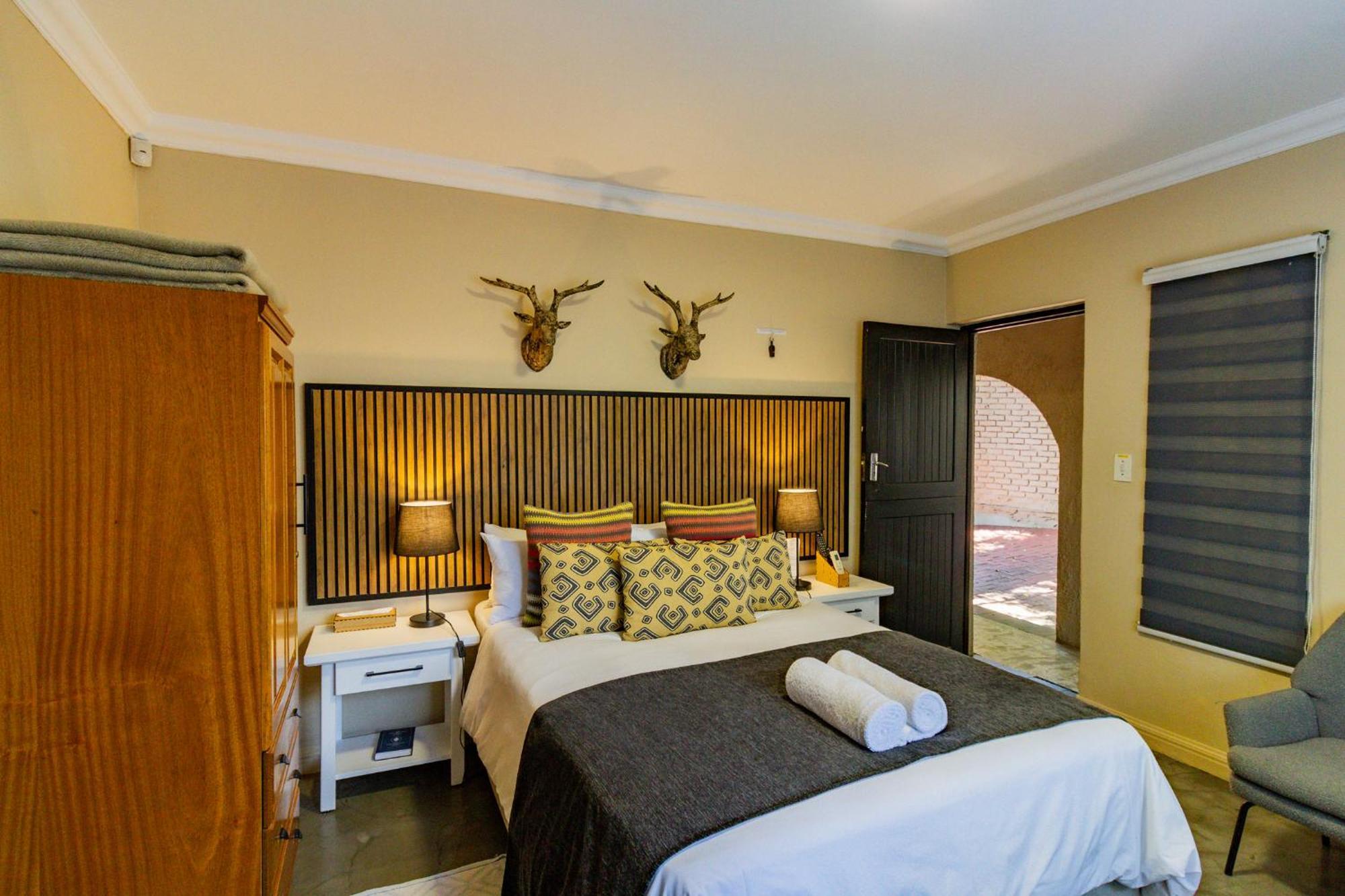 Pumleni Guesthouse ฮาร์ทบีสบูร์ท ภายนอก รูปภาพ